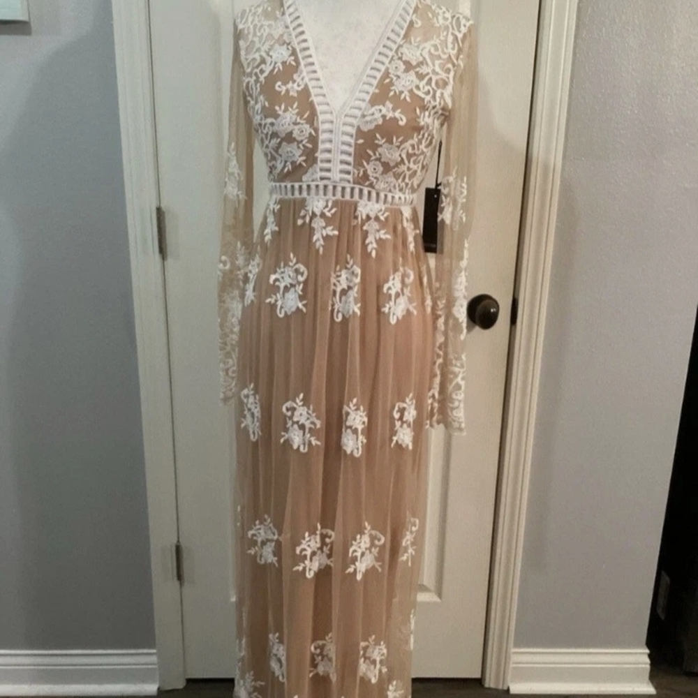 Forever 21 White and Tan Lace Long Sleeve Dress